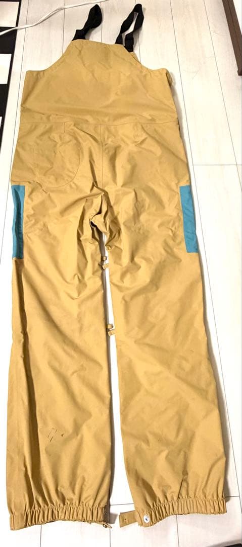 上下セットkm4k PARADISE JACKET BIBPANTSスノーウェア