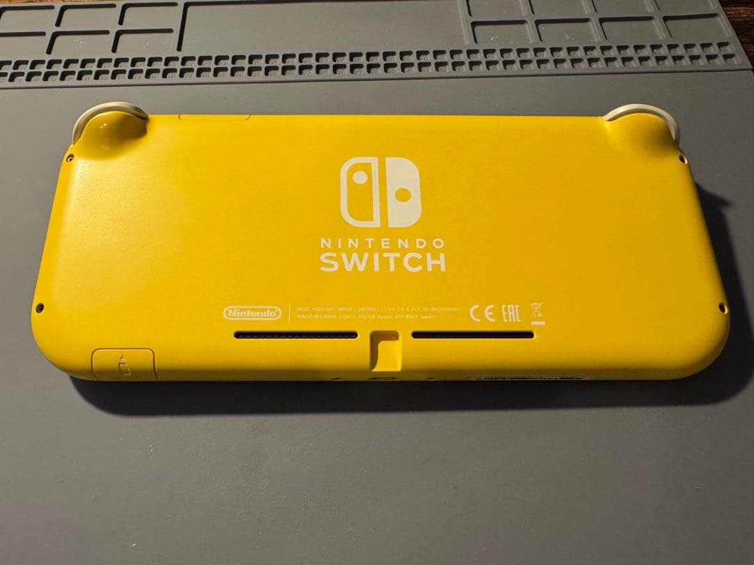 （本体のみ）Nintendo Switch Lite イエロー
