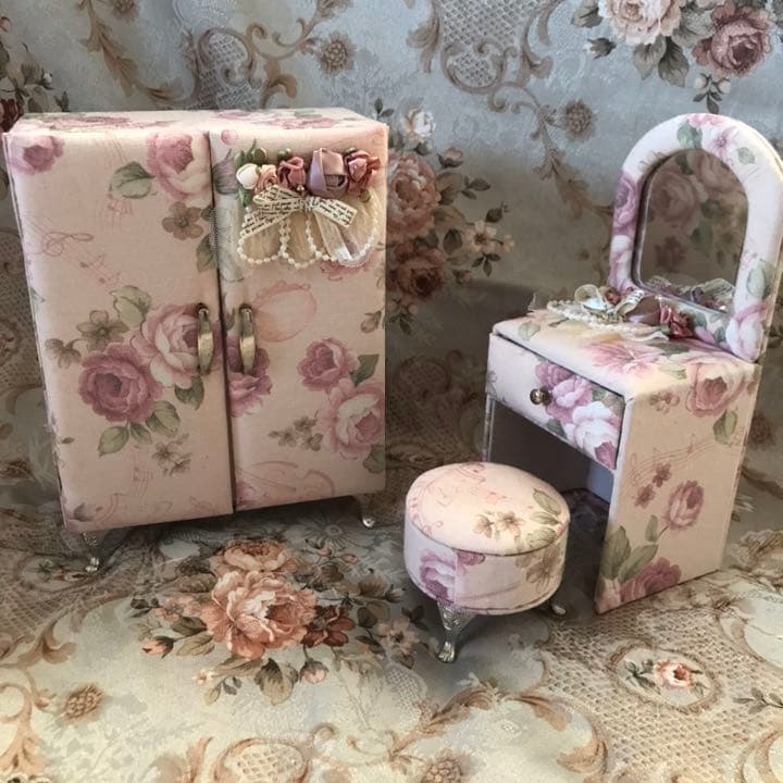 新品☆猫脚クローゼット&ドレッサー型ジュエリーBOX ドールハウス インテリア