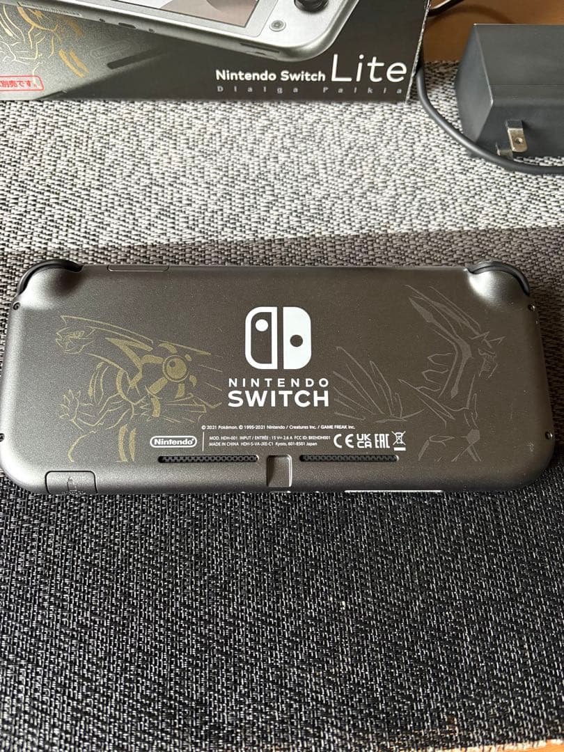 Nintendo Switchライト　ポケモン仕様
