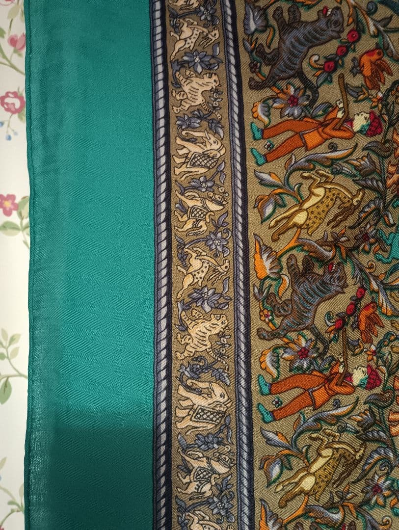 HERMES CHASSE EN INDE シルクスカーフ