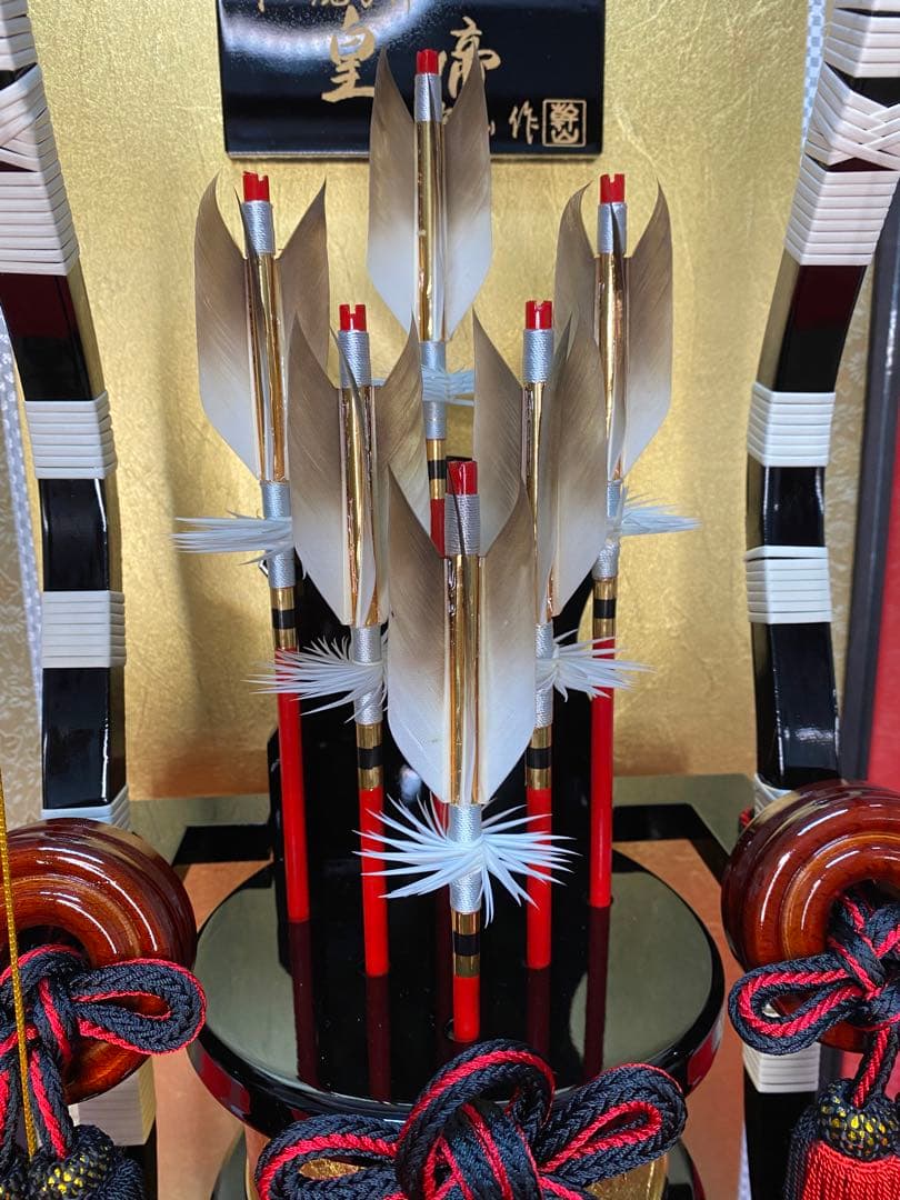 破魔弓　幹山作　ガラスケース２０号・間口約３３×奥行約２８×高さ約６０㎝