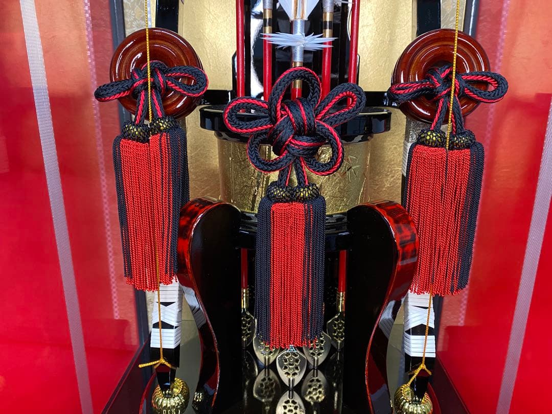 破魔弓　幹山作　ガラスケース２０号・間口約３３×奥行約２８×高さ約６０㎝