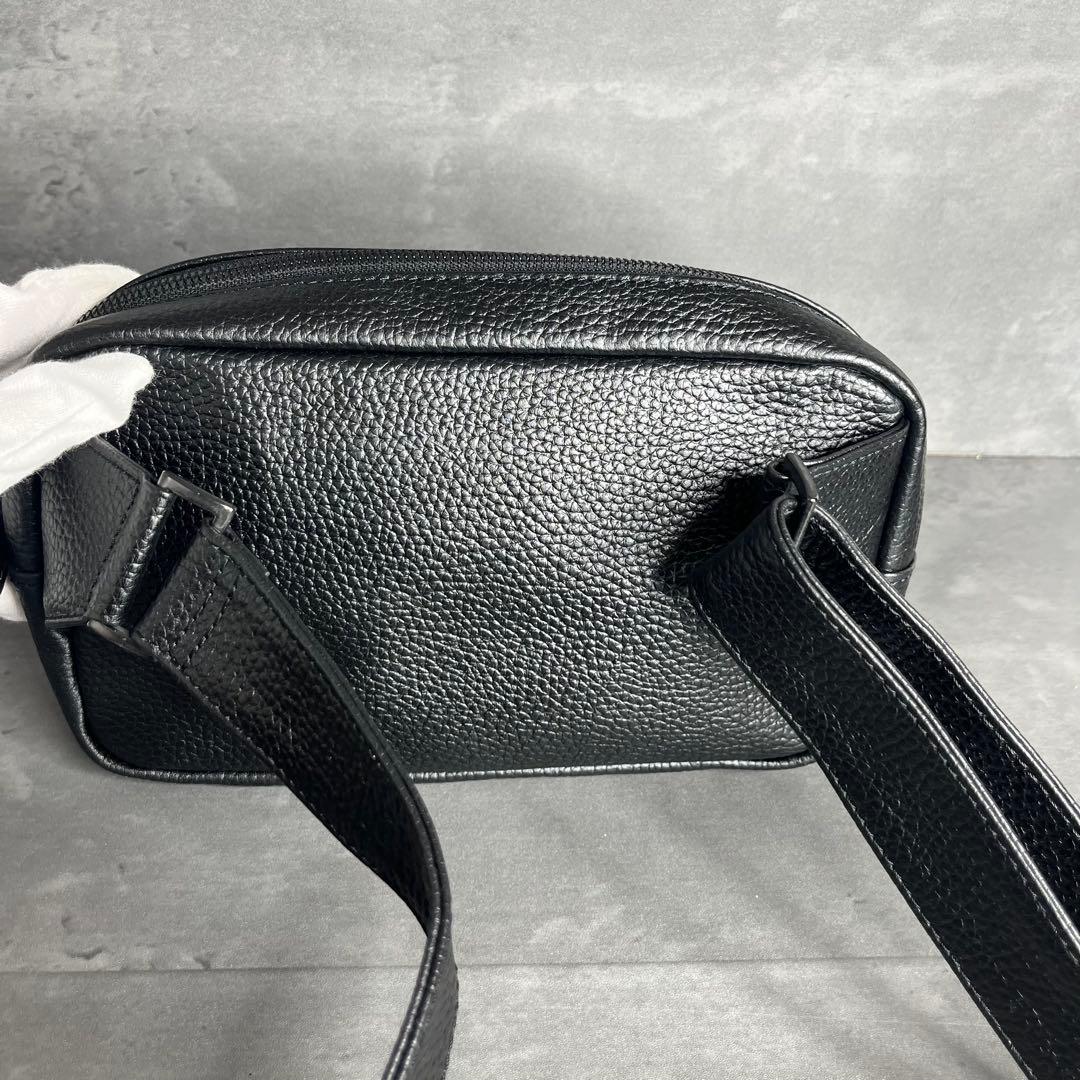 バナバナ　HushTug ハッシュタグ 本革 ボディバッグ