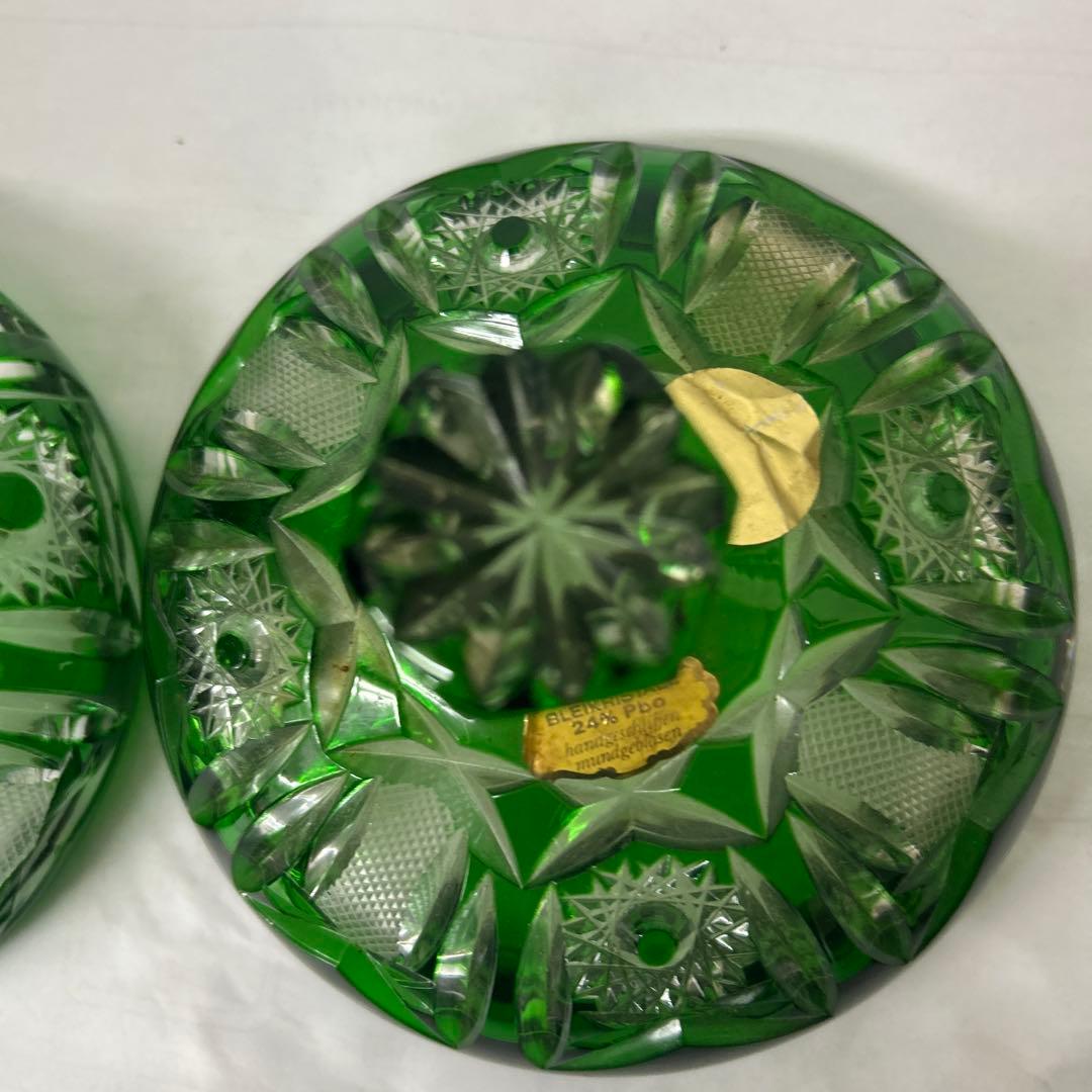 手彫り緑色カットガラス （ドイツ製）蓋付き菓子入れ