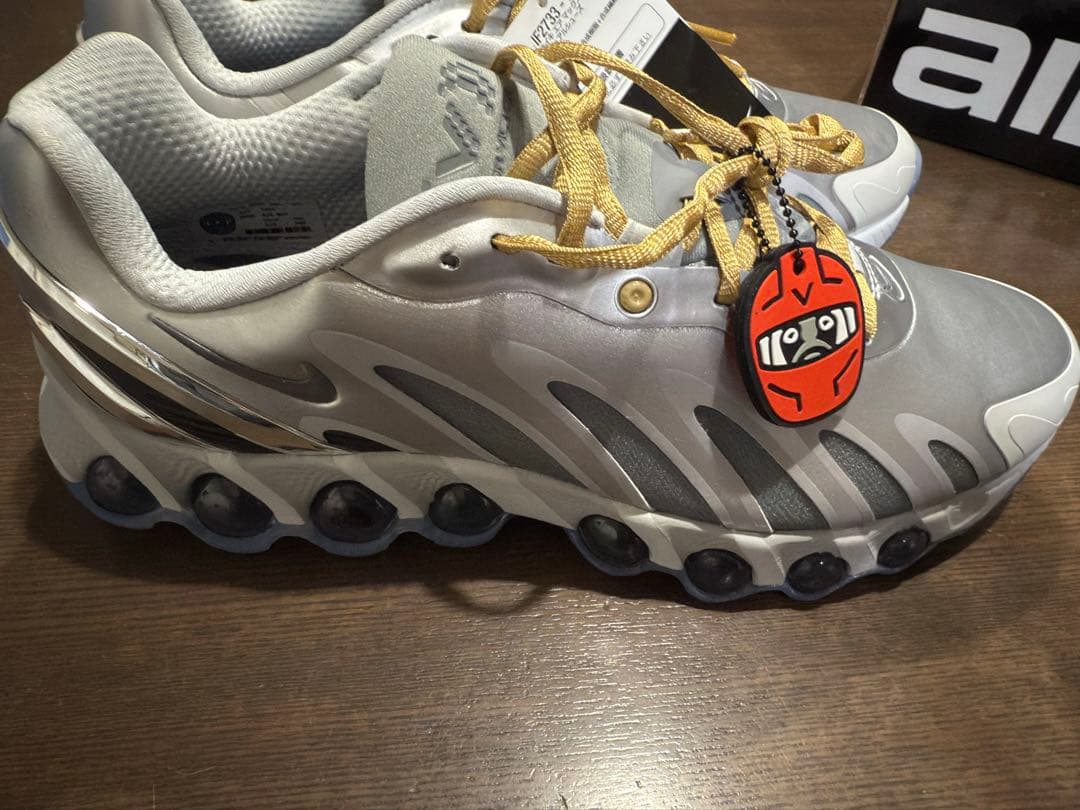 靴 VictorVictor Worldwide Nike Air Max DN8