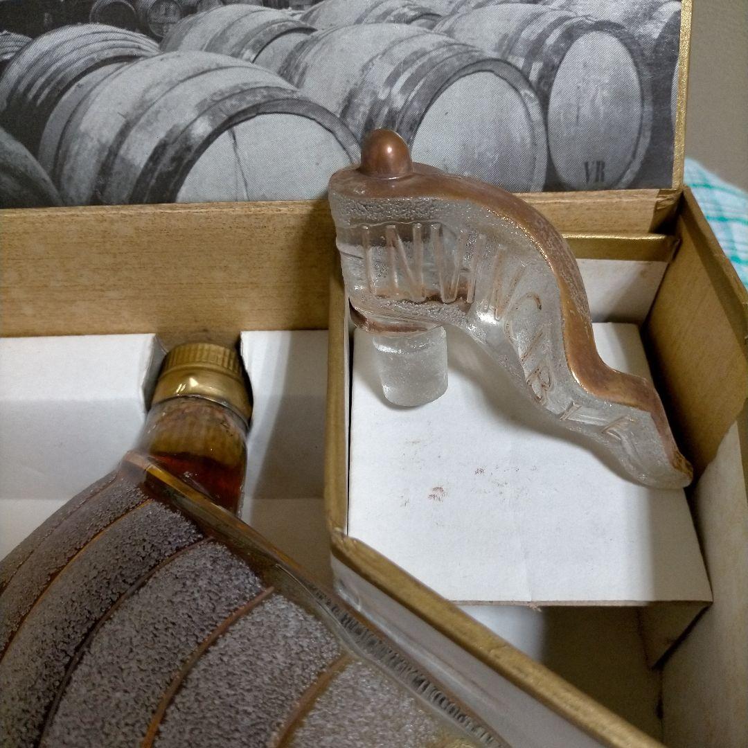 置物 INVINCIBLE COGNAC LARSEN S.A.