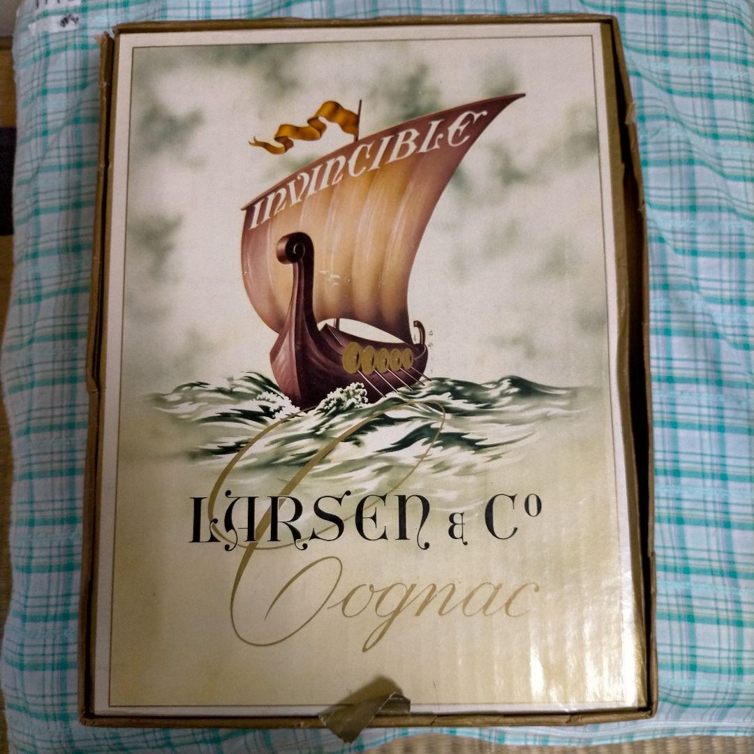置物 INVINCIBLE COGNAC LARSEN S.A.