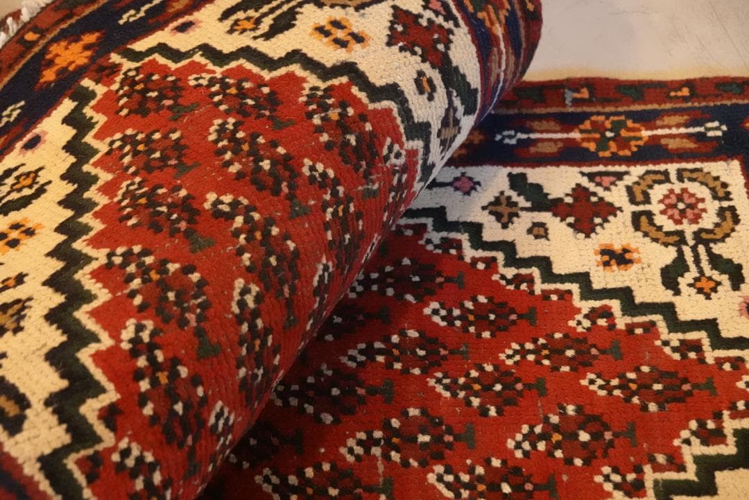 ✦vintage rugs✦　116cm58cm　インド産　ハンドメイドラグ