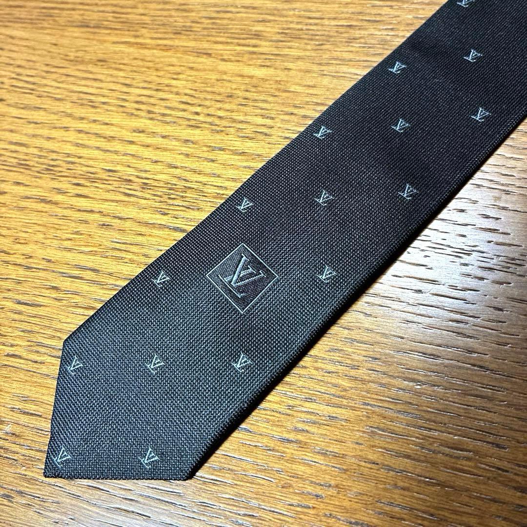 【美品】LOUIS VUITTON ルイヴィトン 黒ネクタイ