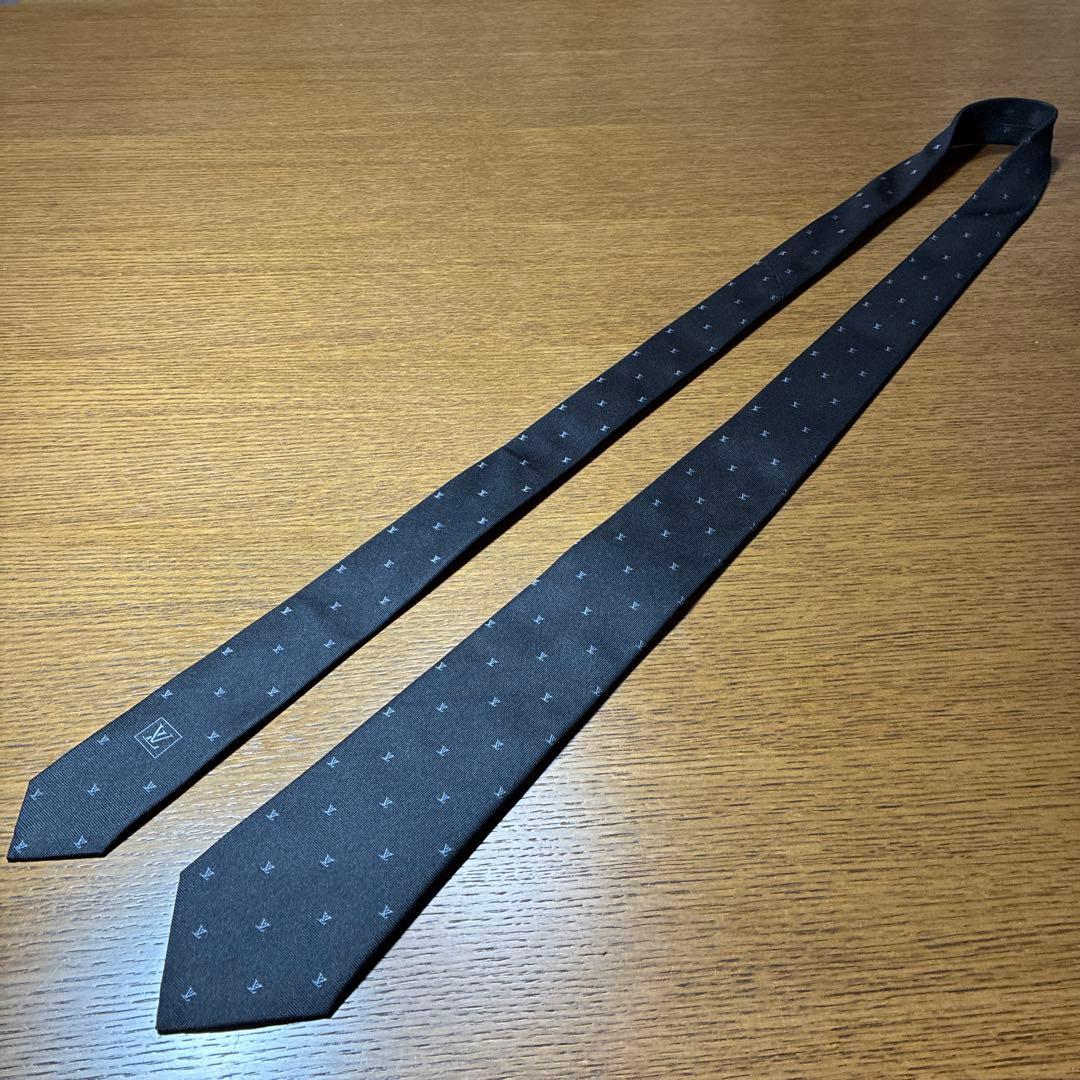 【美品】LOUIS VUITTON ルイヴィトン 黒ネクタイ