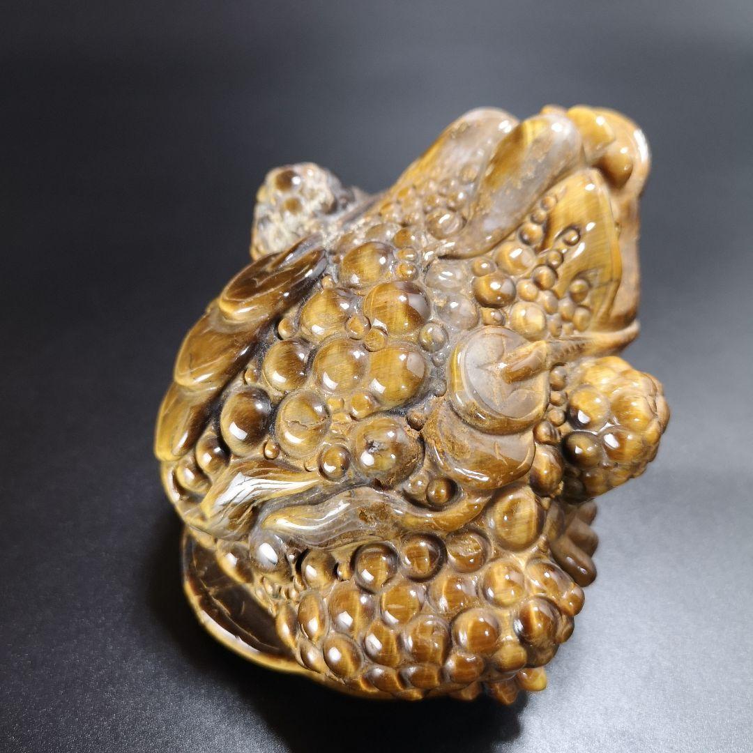 A36.三本足の蛙（金蟾）　三脚蛙　虎目石　タイガーアイ　珍品　天然石
