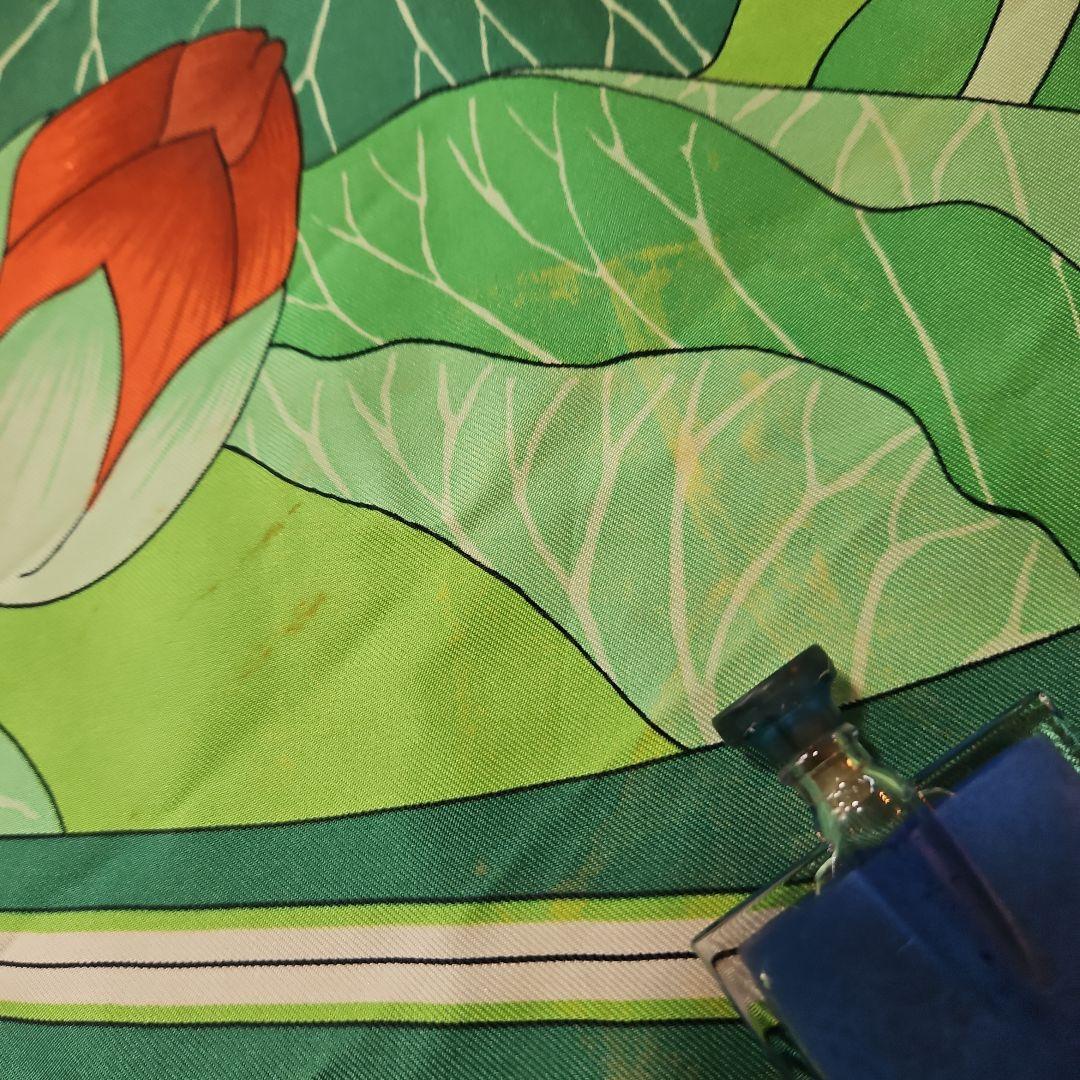 HERMÉS カレ90 FLEURS DE LOTUS スカーフ