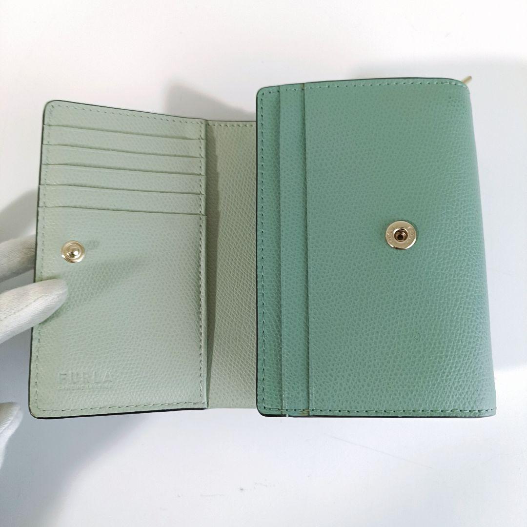未使用品　フルラ カメリア コンパクト二つ折り財布　レザー　ターコイズ色