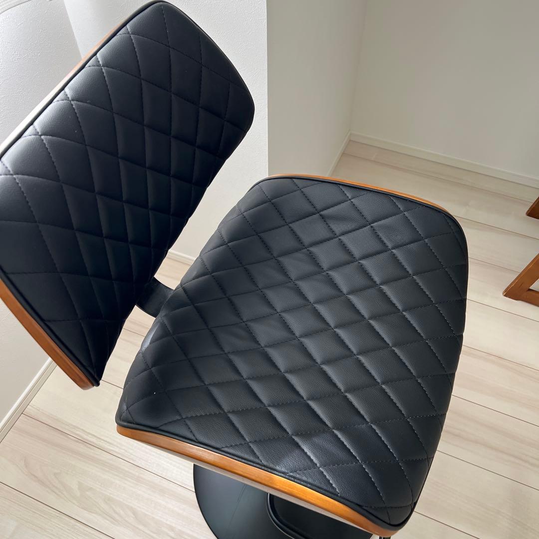 黒いキルティング　カウンタースツール