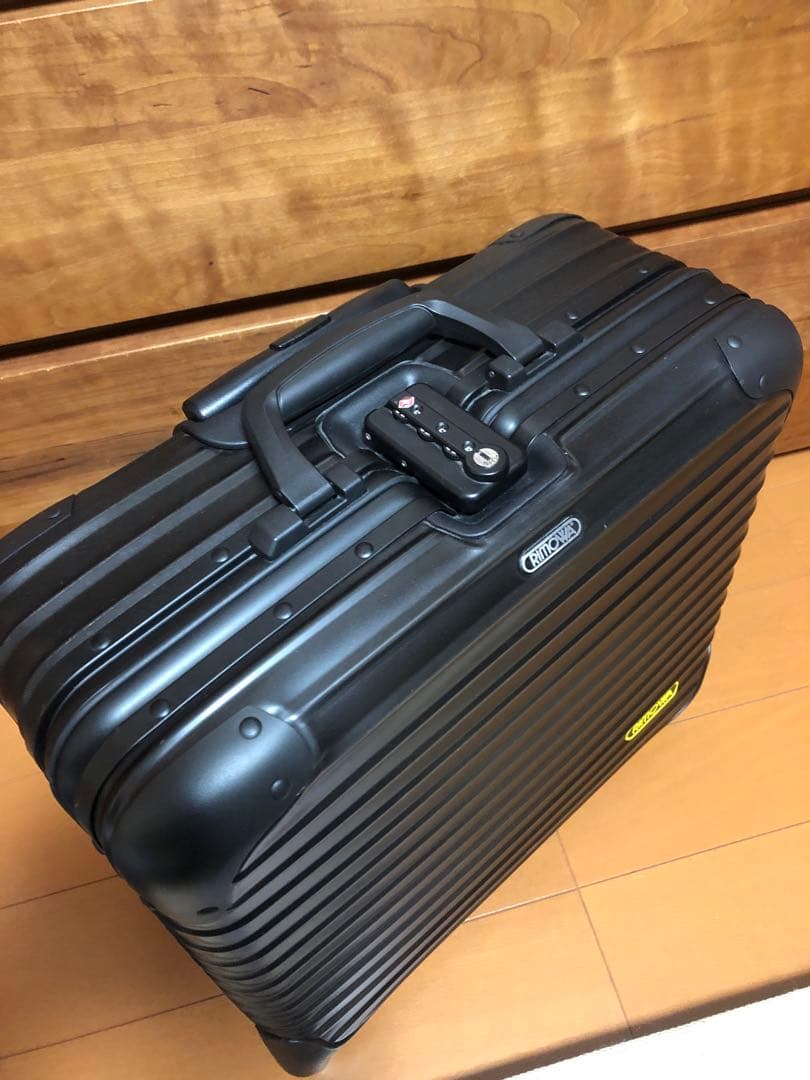 ☆美品☆RIMOWA リモワ　ステルス　ビジネストロリー2輪　　23L-28L