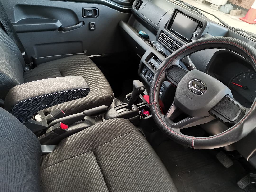 ハイゼットジャンボ　S500P／S510P専用　アームレスト　肘掛け　カーボン調
