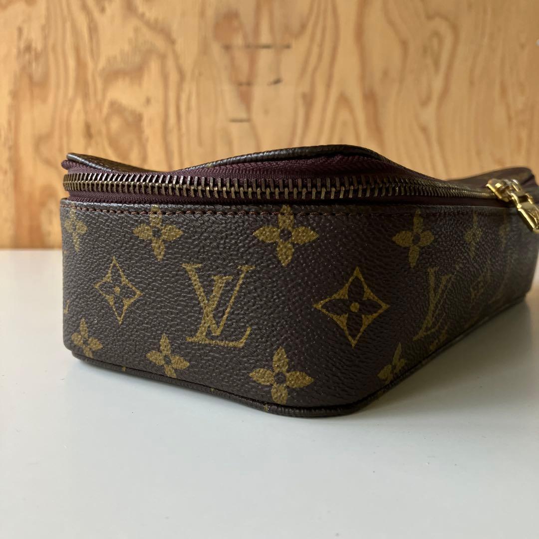 LOUIS VUITTON　ティッシュカバー　モノグラム　3678