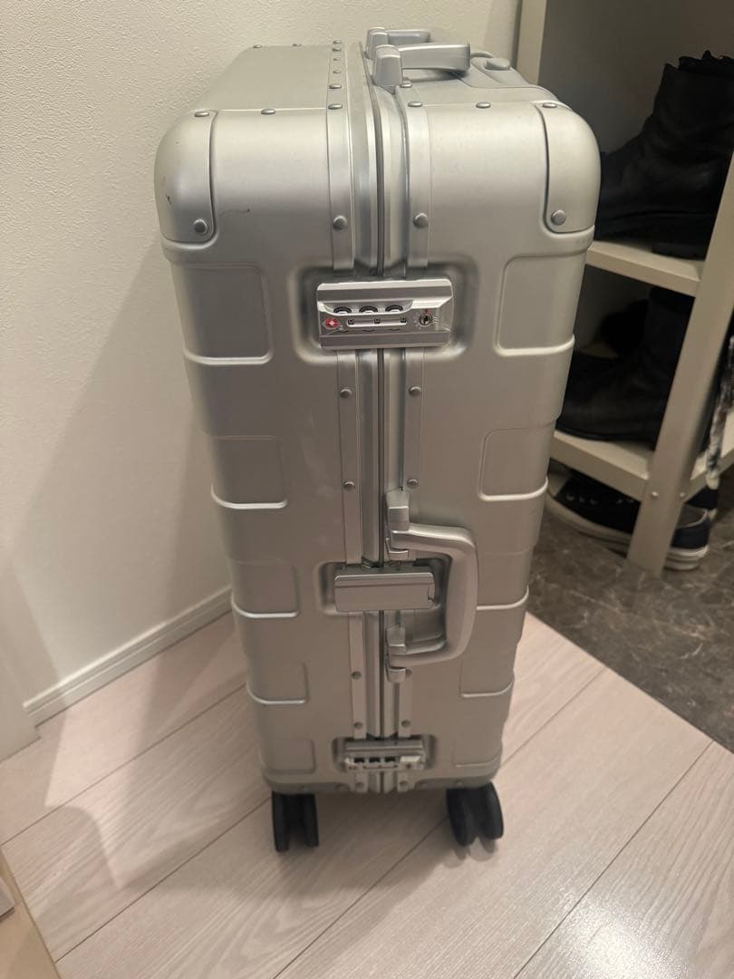 無印良品　アルミ　ハードキャリー　ケース　60Ｌ