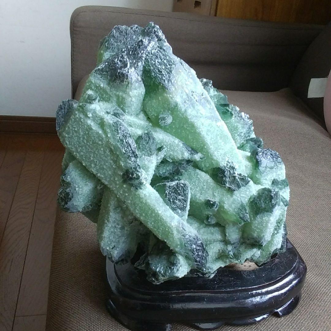鉱石。