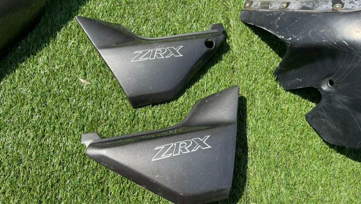 ワダ様 ZRX400 カウル ビキニカウル テールカウル