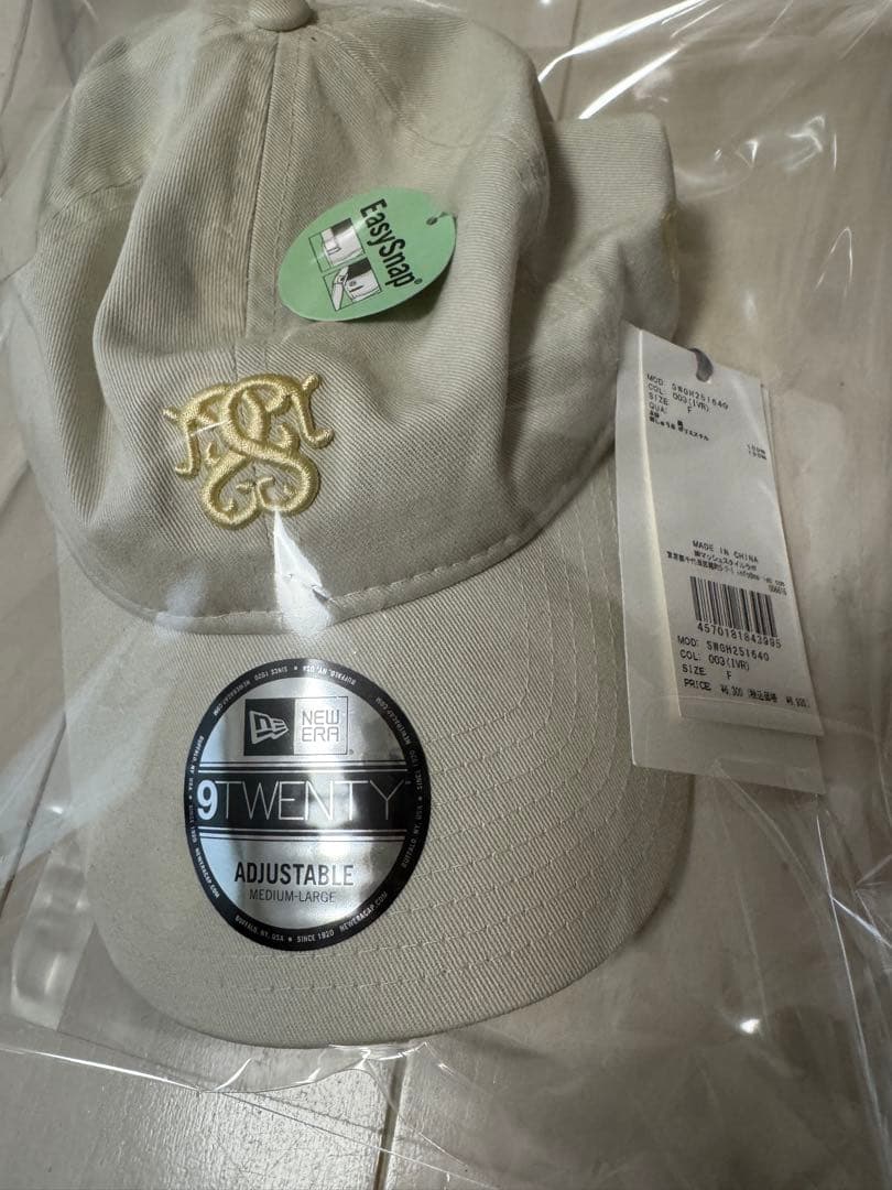 新品❣️【SNIDEL|NEW ERA®】コラボエンブレムキャップ　IVR