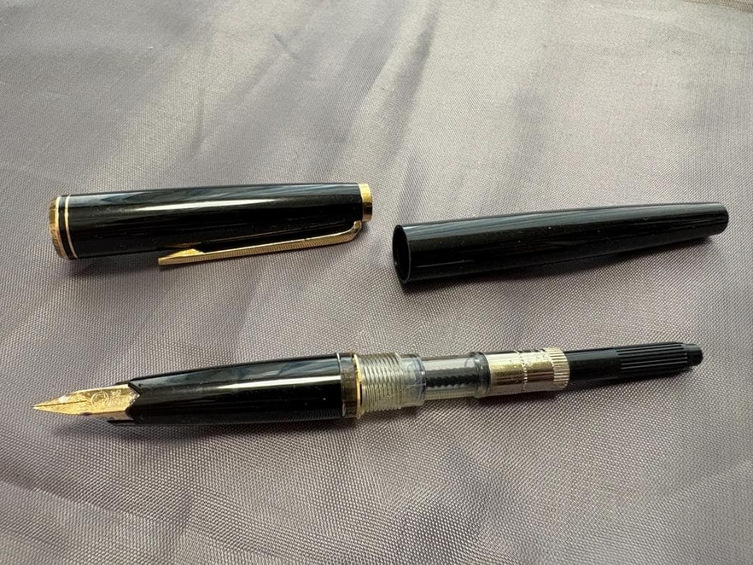 MONTBLANC 万年筆 585 黒　コンバーター&オマケ付