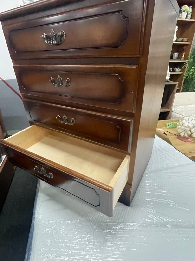 カリモク　コロニアル 木製 ブラウン キャビネット 4段