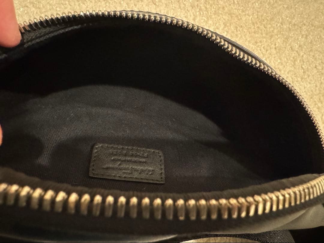 【セナ様Salvatore Ferragamo ボディバック ガンチーニ　レザー