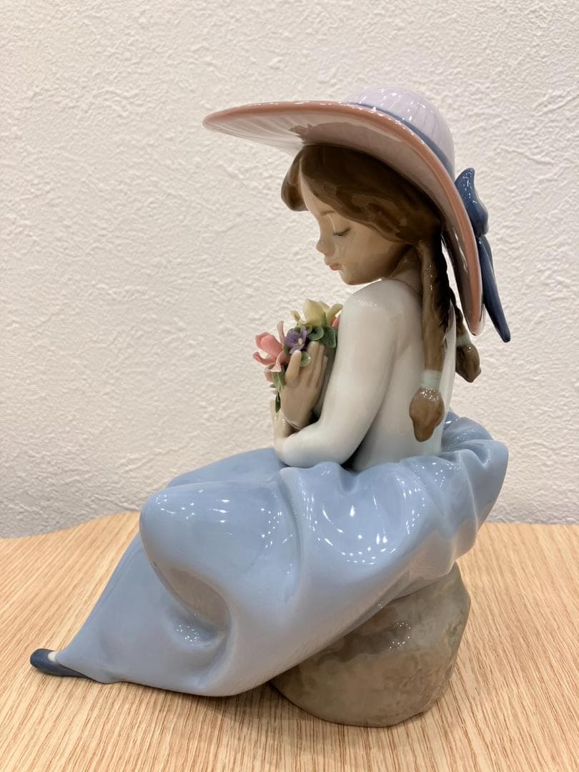 【美品】リヤドロ　花の香りにつつまれて　置物 人形