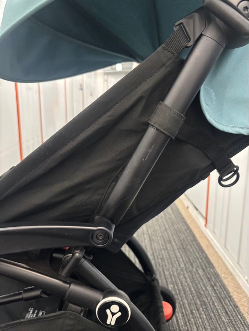 美品❗️ストッケヨーヨー３　ベビーカー　フレームはブラック、シートカラーはアクア