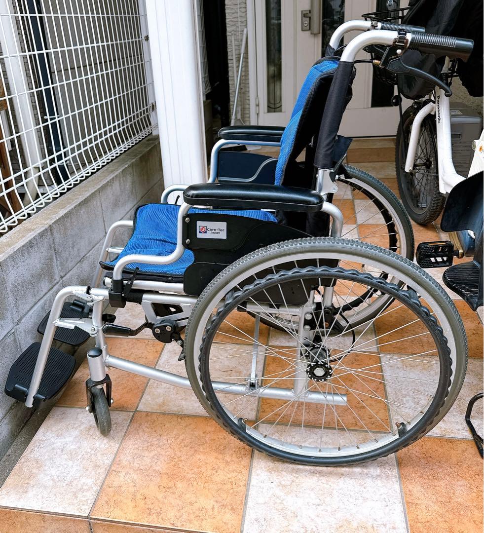 ケアテックジャパン　自走式車椅子　折りたたみ車椅子