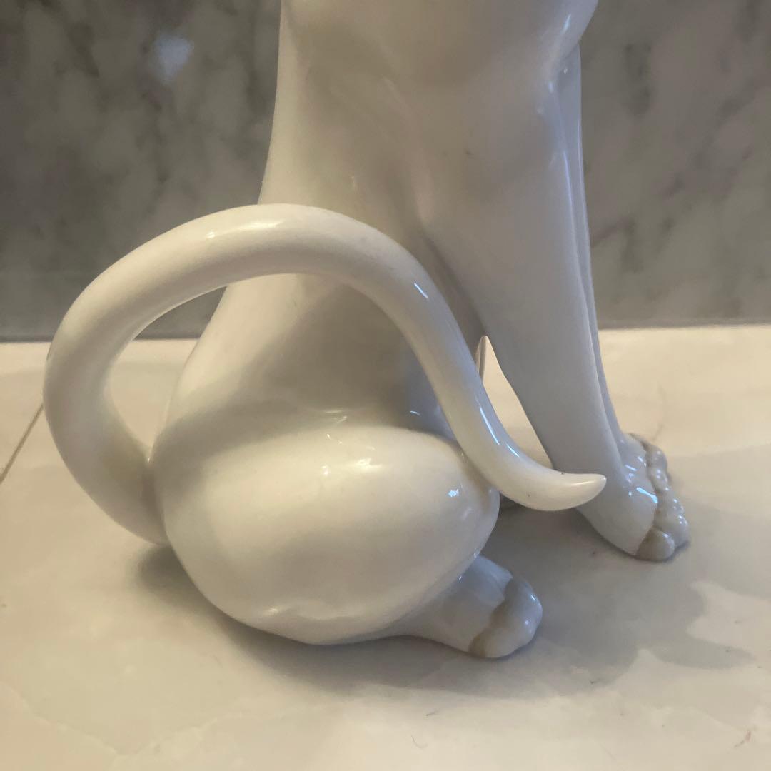 アメリカ50-60年代ビンテージ　手描きの美しい瞳と上品な佇まいに引き込まれる猫