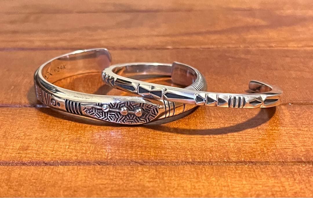 ジェニファーカーティス　シルバーバングル　インディアンジュエリー　navajo