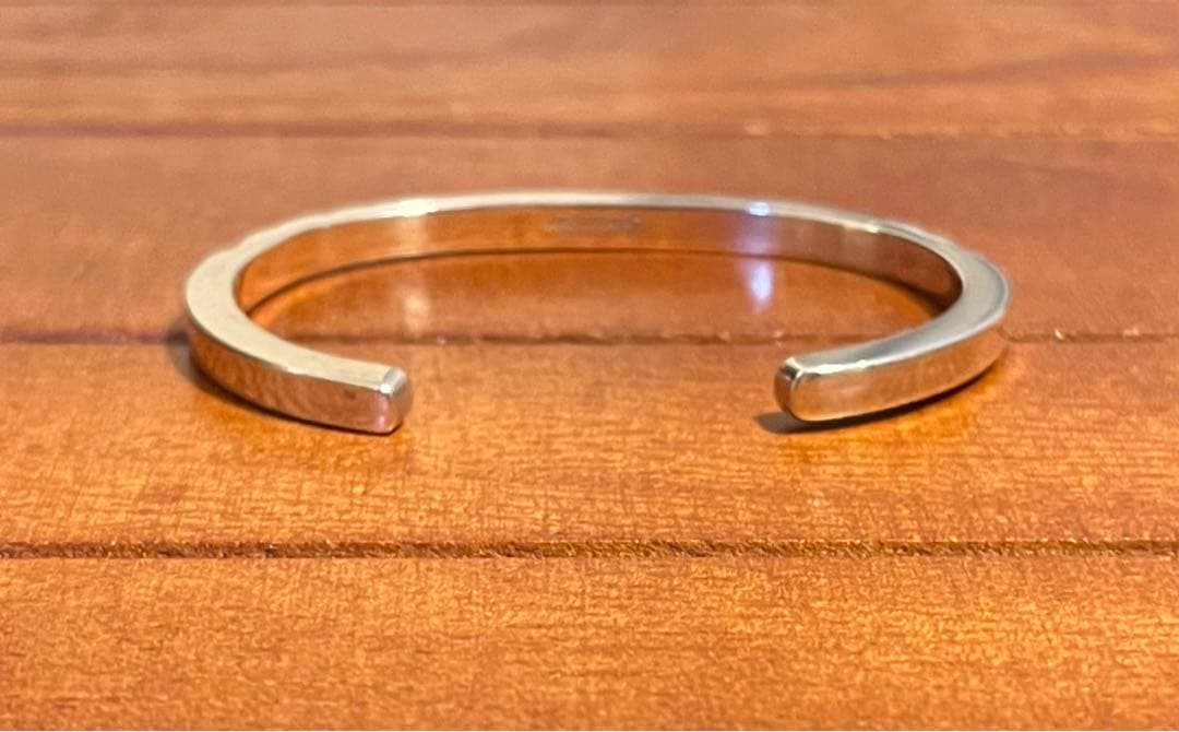 ジェニファーカーティス　シルバーバングル　インディアンジュエリー　navajo