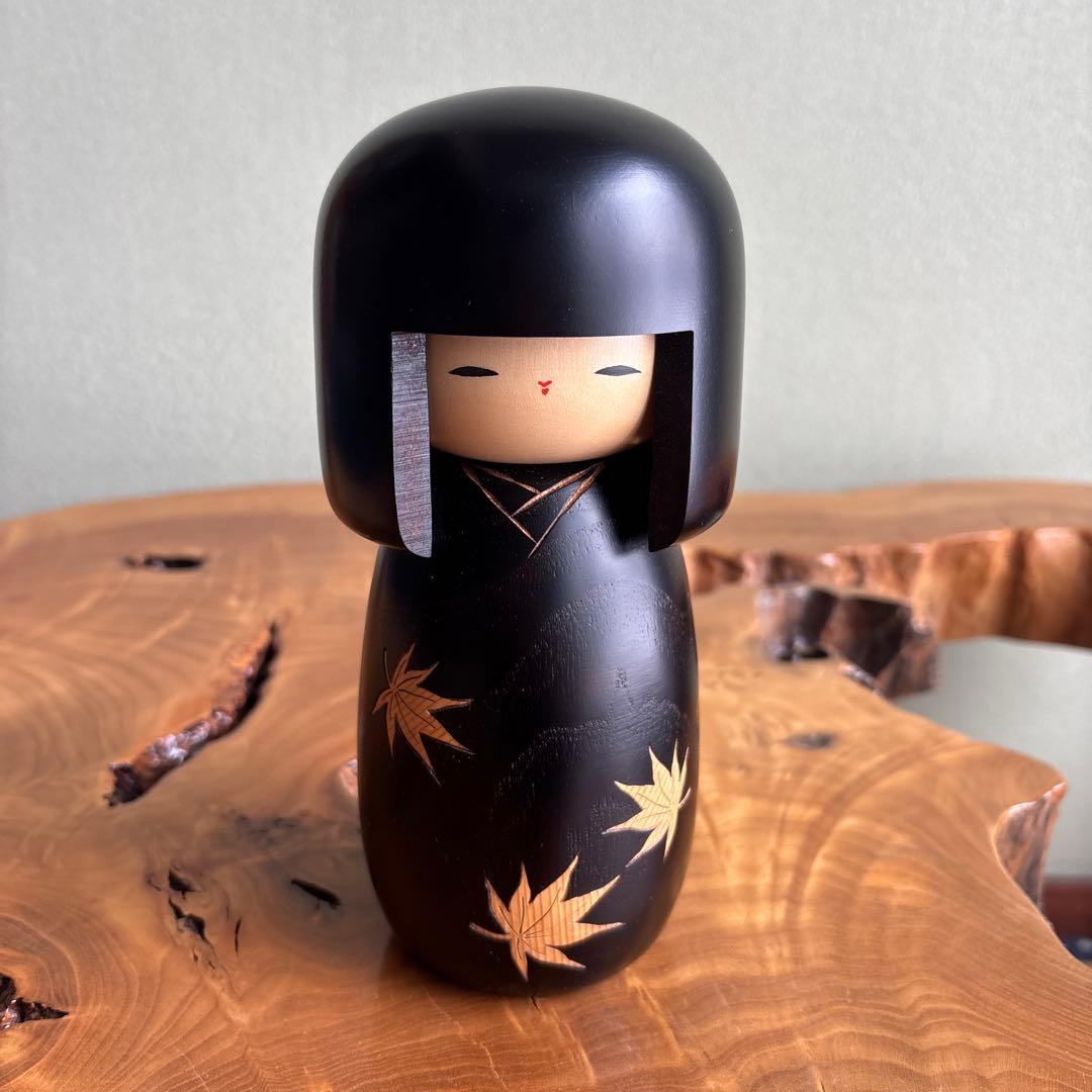 象嵌こけし 「もみじ」卯三郎こけし 創作こけし 高さ21.5cm 共箱