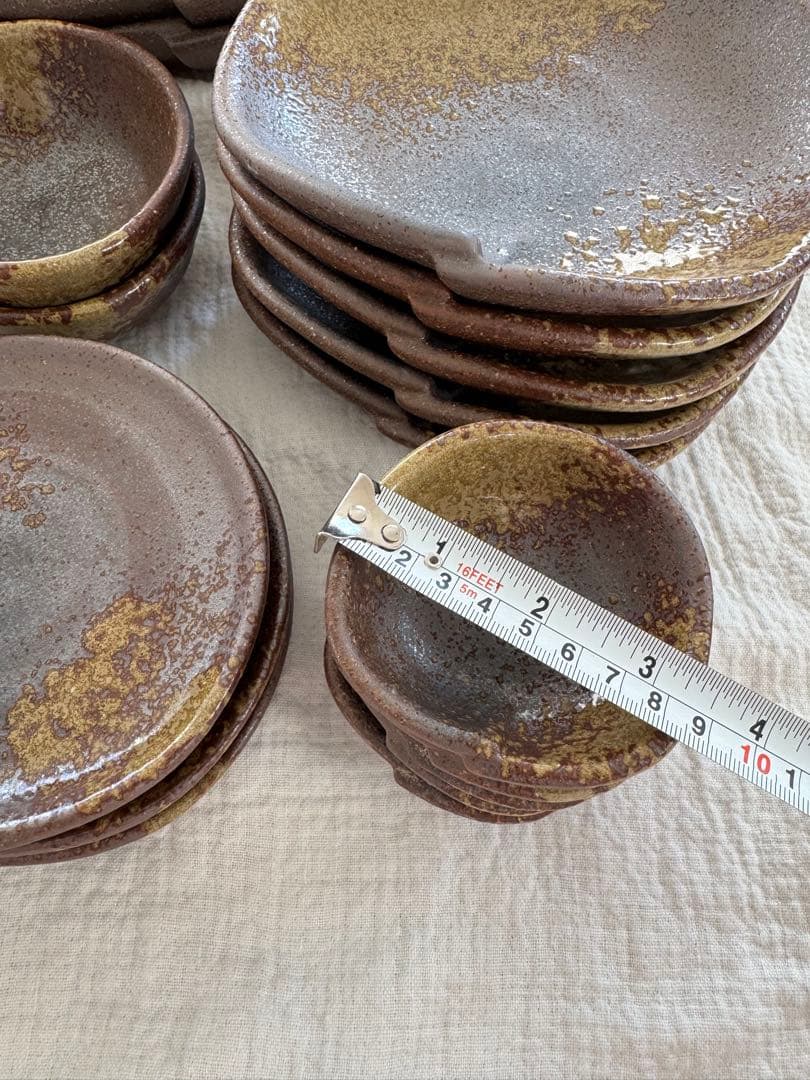 ブラウンとゴールドの陶器食器セット 32点おまとめ