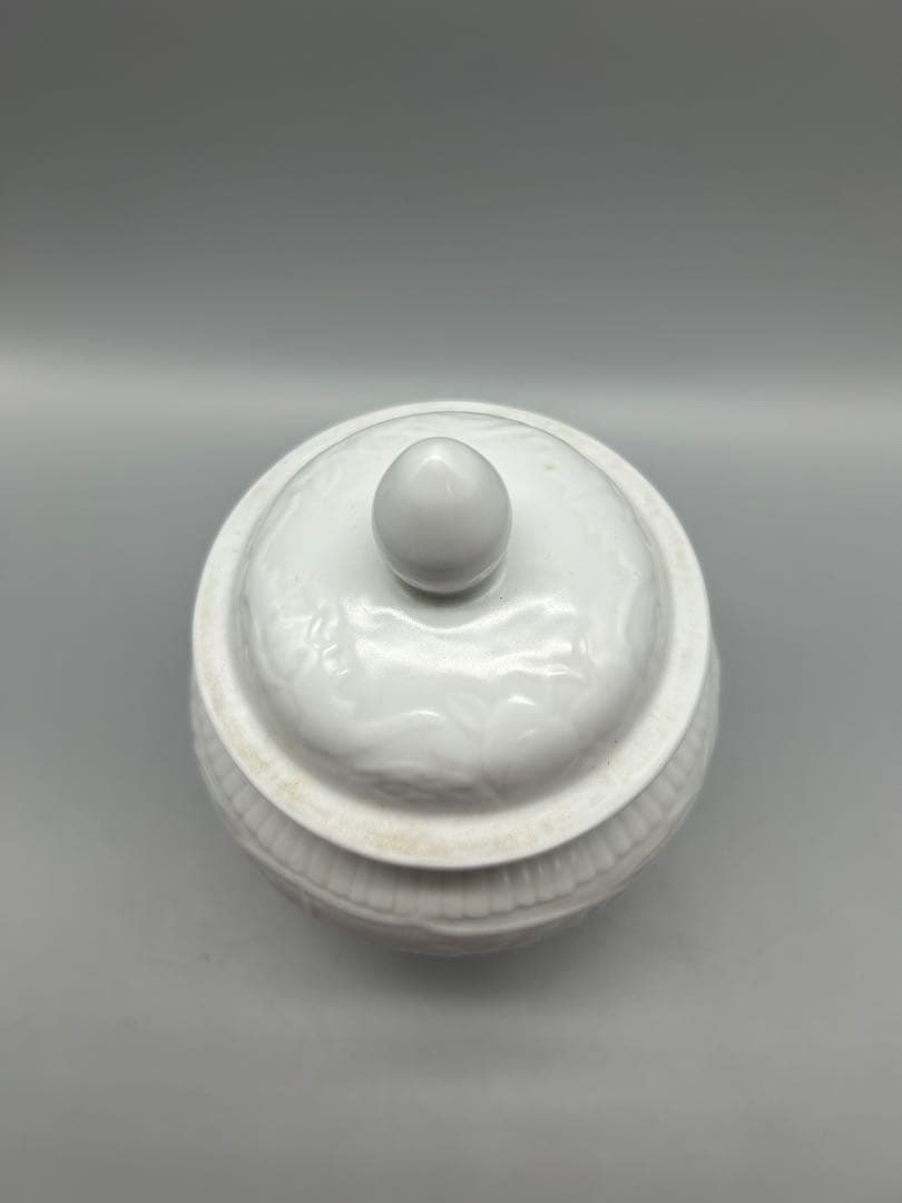 【骨董美品】白い陶器　蓋付き