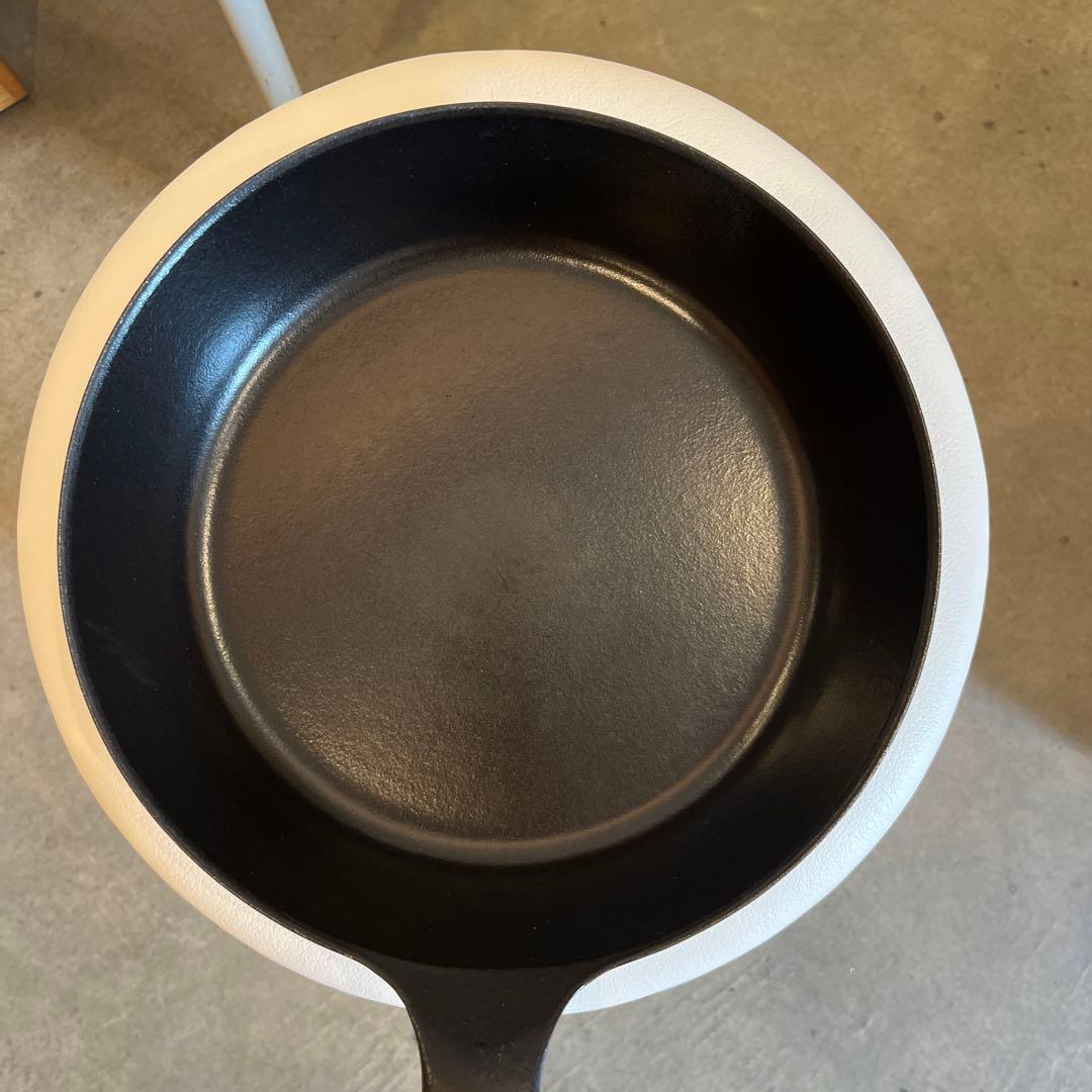 【美品】VERMICULAR FRYING PAN24センチ レシピ本