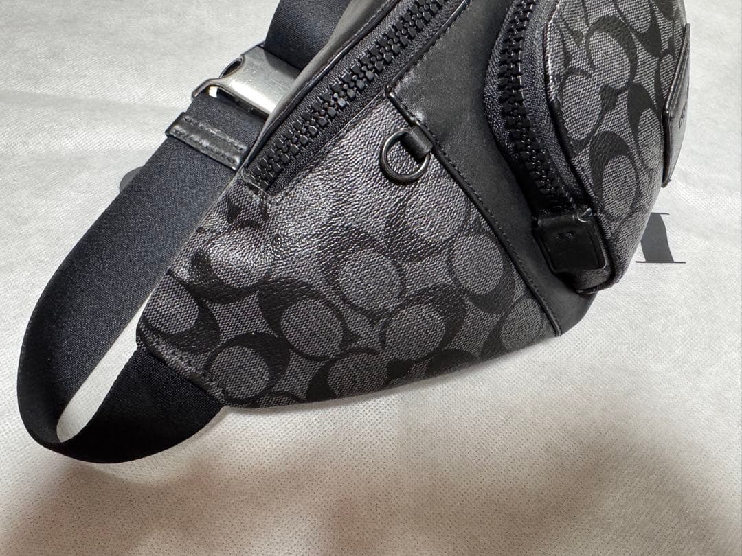 【美品】 COACH ボディバッグ シグネチャー チャコール PVC ロゴ