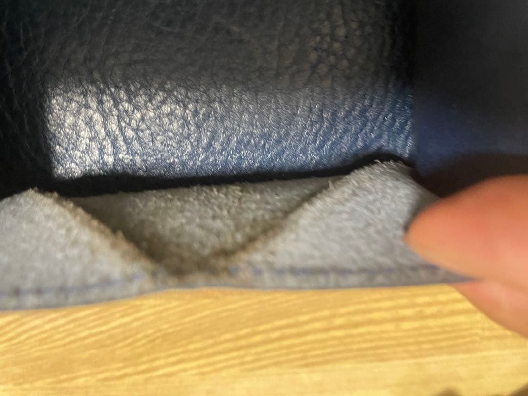 週末限定値下げ【美品】イルビゾンテ 二つ折り財布　ネイビー