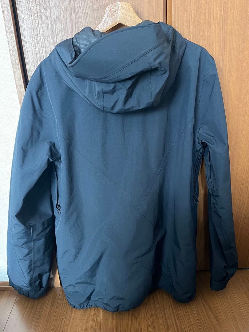 VOLCOM GORE-TEX フード付き中綿ジャケット