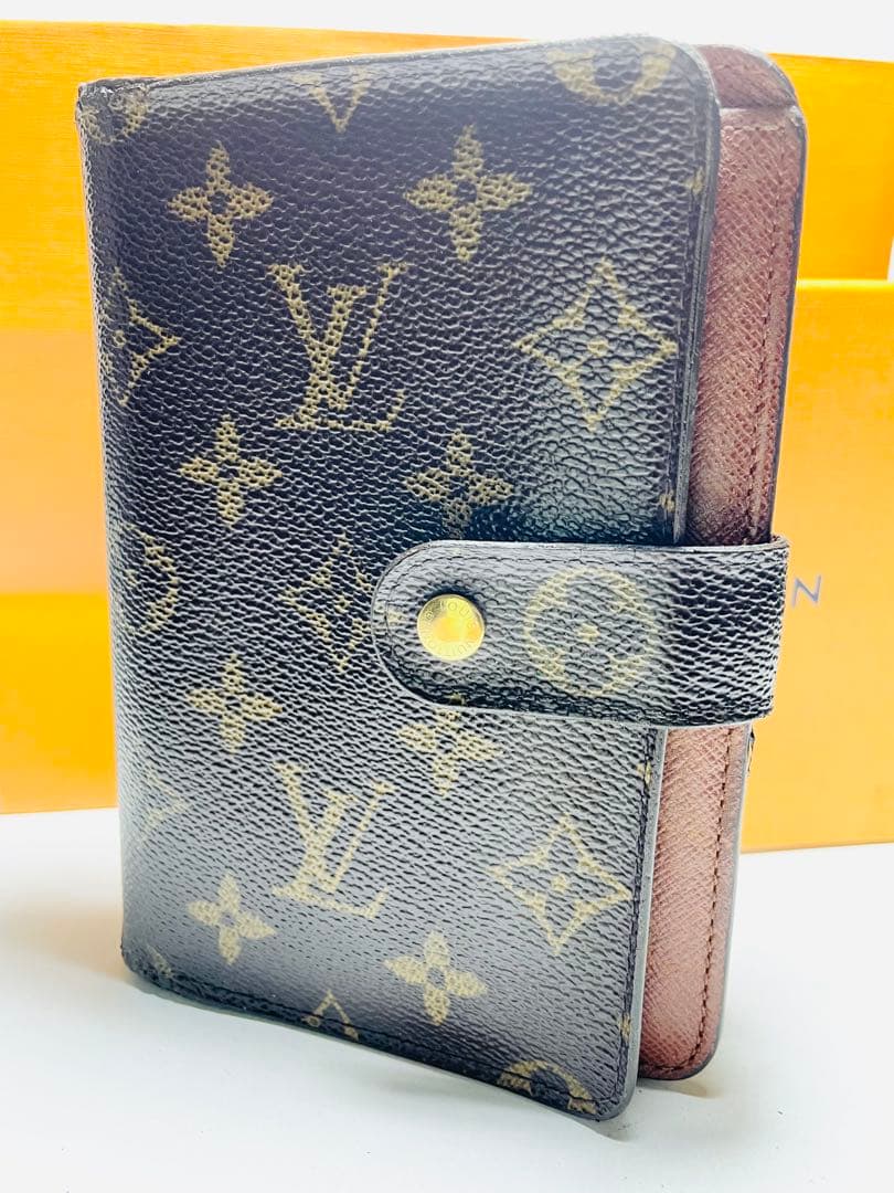 LOUIS VUITTON ルイヴィトン　モノグラム二つ折り　財布