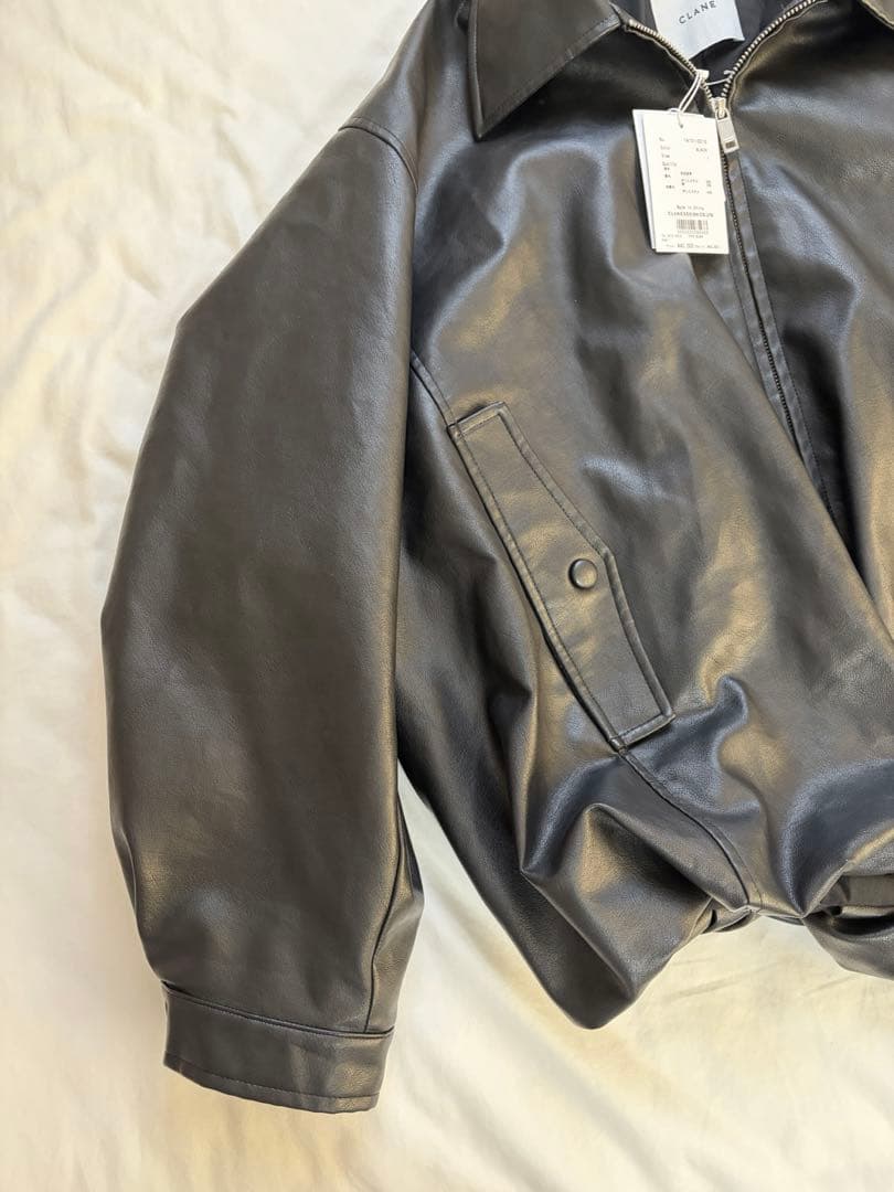 タグ付属　CLANE / FAKE LEATHER BALLOON JACKET
