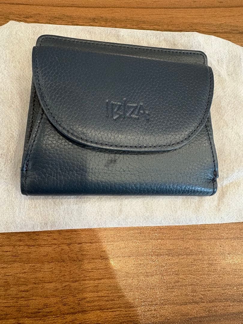 イビサ　二つ折り財布　本革