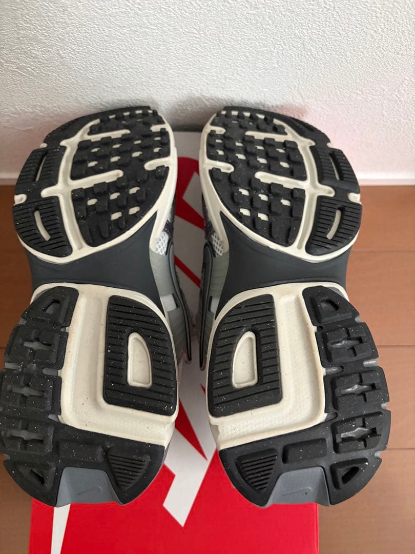 NIKE V2K RUN 24cm ナイキ 人気モデル　シルバー　ホワイト