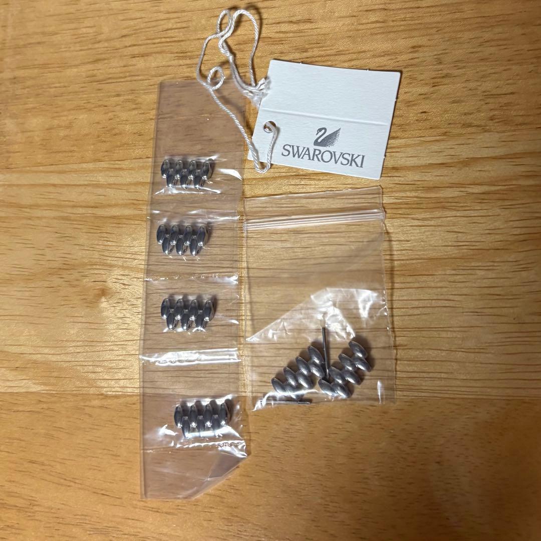 SWAROVSKI 腕時計 クリスタルライングラム 5452468