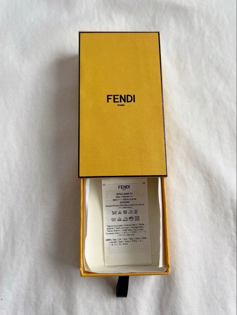 〖新品未使用〗年始価格♡FENDI ラッピー 目黒蓮さん着用