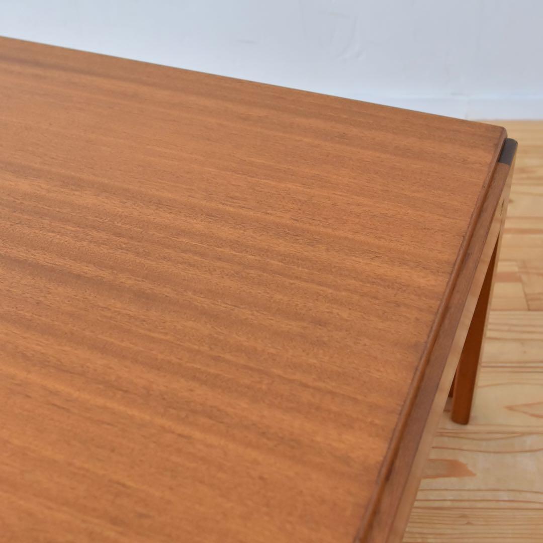 デンマーク　CFC Silkeborg Illum Wilkkeso テーブル