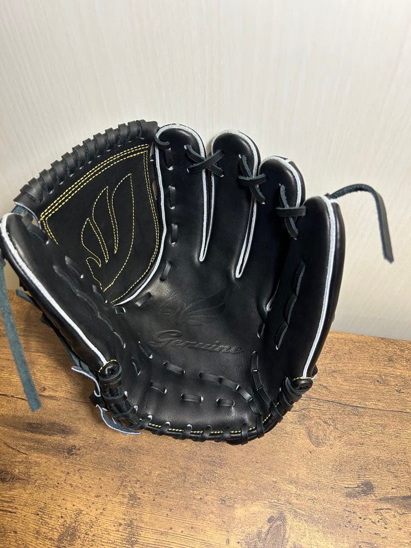 定価63,800円　ジュニュイン Genuine 硬式投手用グラブ（新品）